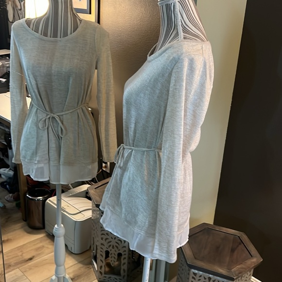 Lilly McKay, cream tunic, with toe option at waist, small - Picture 3 of 6